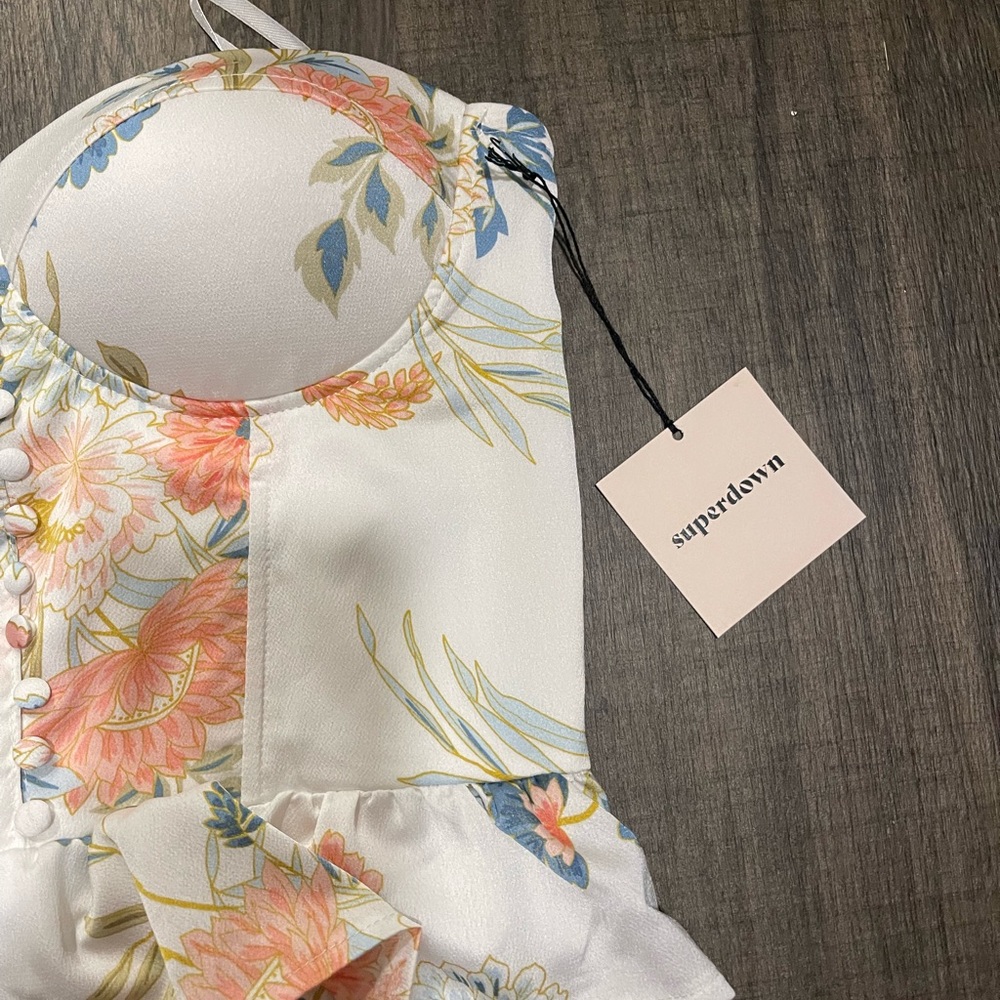 BRAND NWT Superdown Crop Top- beautiful just never fit me!!! - Picture 2 of 3